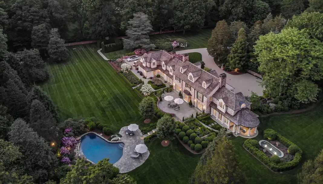 1939 Bluebell Manor Lists for 5.9 Million in New Canaan