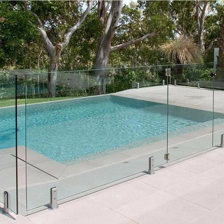 Outdoor clear glass railing / fence spigot balustrade