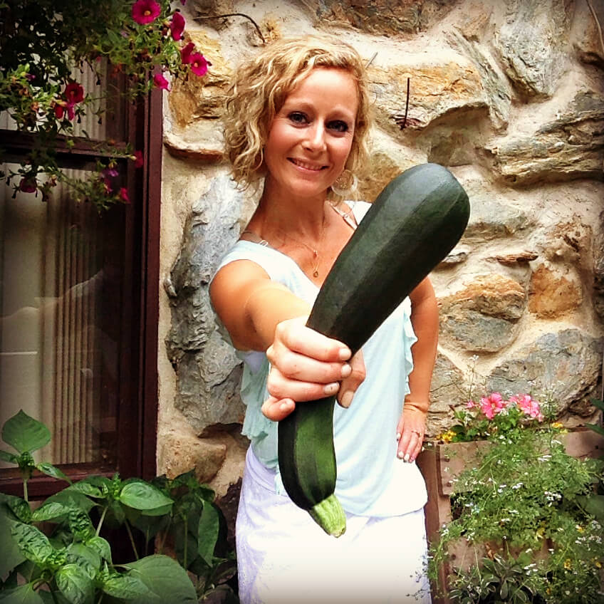 5 Minute Zucchini Blender Bread (No Grains, No Added Sugar)