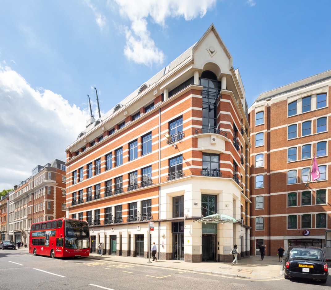 Serviced Offices In Giltspur Street, Farringdon, EC1A 9DD From £750