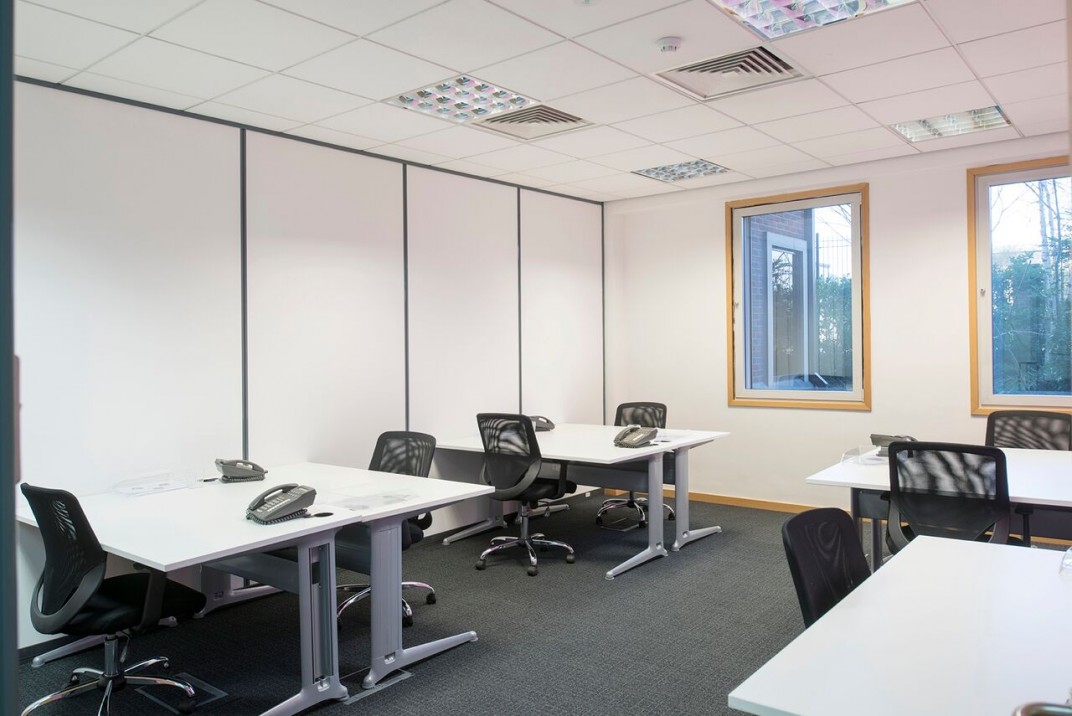 Serviced Offices In Bath Road, Longford, Heathrow, UB7 0EB From £320