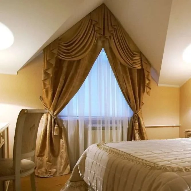 Gold Valances and Swags 20 Ideas, Explained