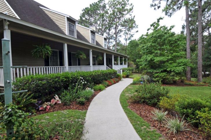 The Cameron Team Lists Attractive Low Country Home in River Oaks The