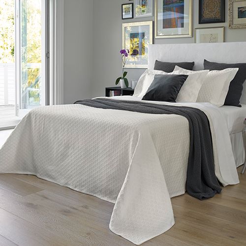 Bring Life In Your Rooms With The Bedspread Shop The Bedspread Shop