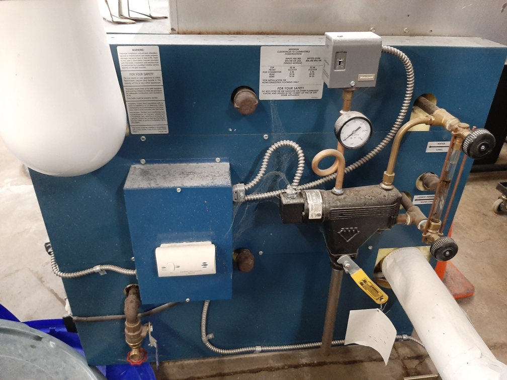 Utica JE Series Boiler, 310 Pounds/hr, 971 Sq. Ft. 400,000 BTUhr, 3