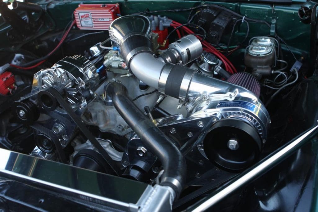 CARBURETED CHEVY BIG AND SMALLBLOCK KITS ARE POPULAR AS EVER