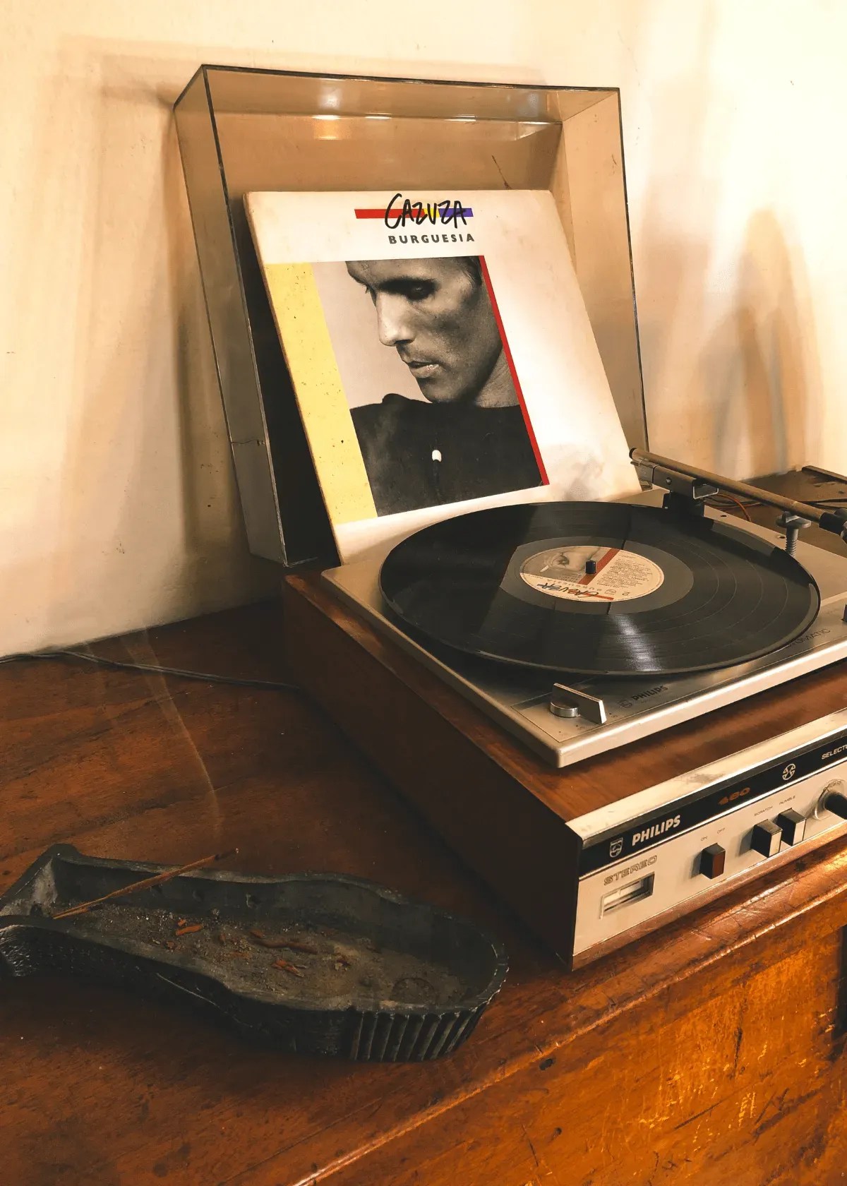 The Top 5 Best Record Player Shelves for Your Collection