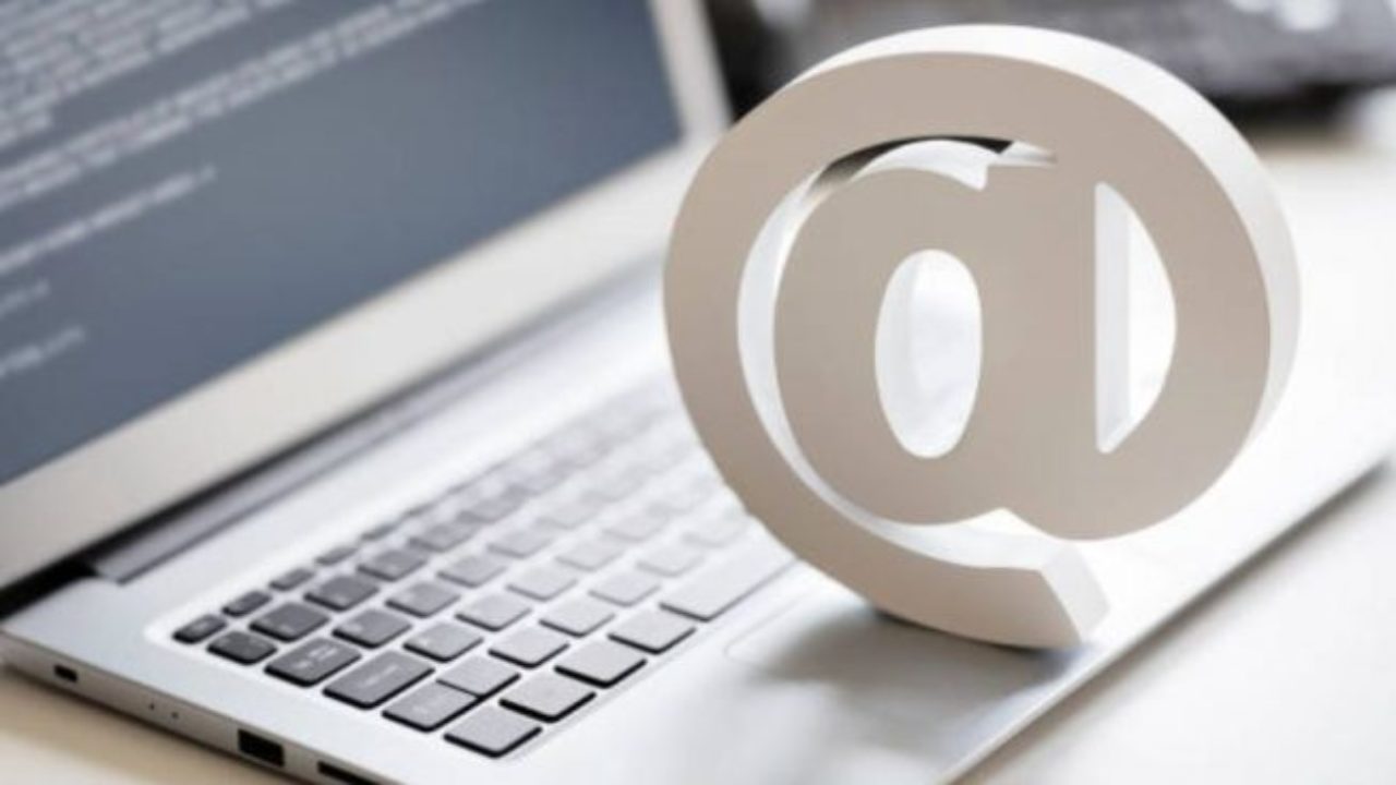 ¿ necesitas saber cómo escribir la arroba en el teclado pero no sabes cómo hacerlo ?.☝ entra aquí ☝ y te explicamos cómo se hace muy fácilmente. Como Poner Y Usar El Simbolo Arroba En El Teclado