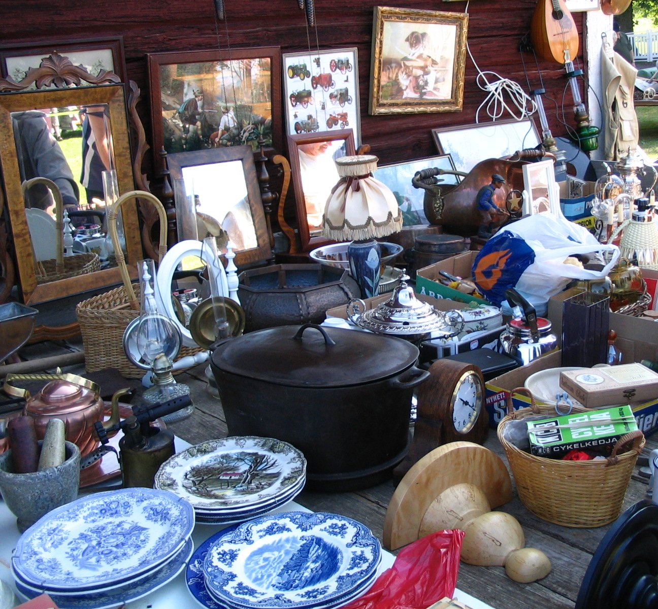 Antiques Valuation at the Library Programming Librarian