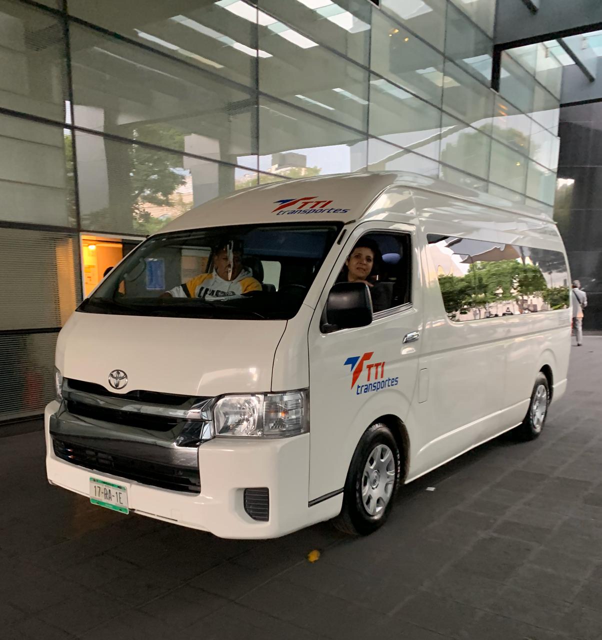 12Passenger Toyota Hiace Van Rental Mexico City