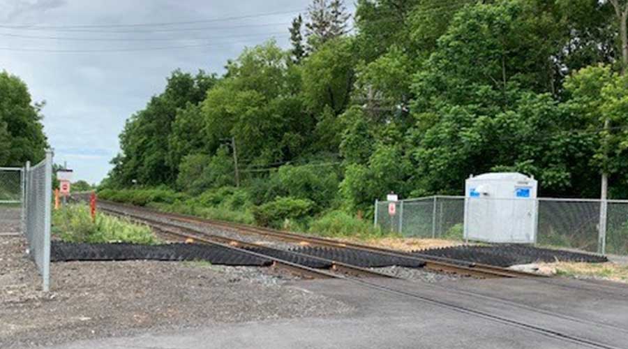 Rail News Metrolinx adopts mats to curb trespassing at GO Transit