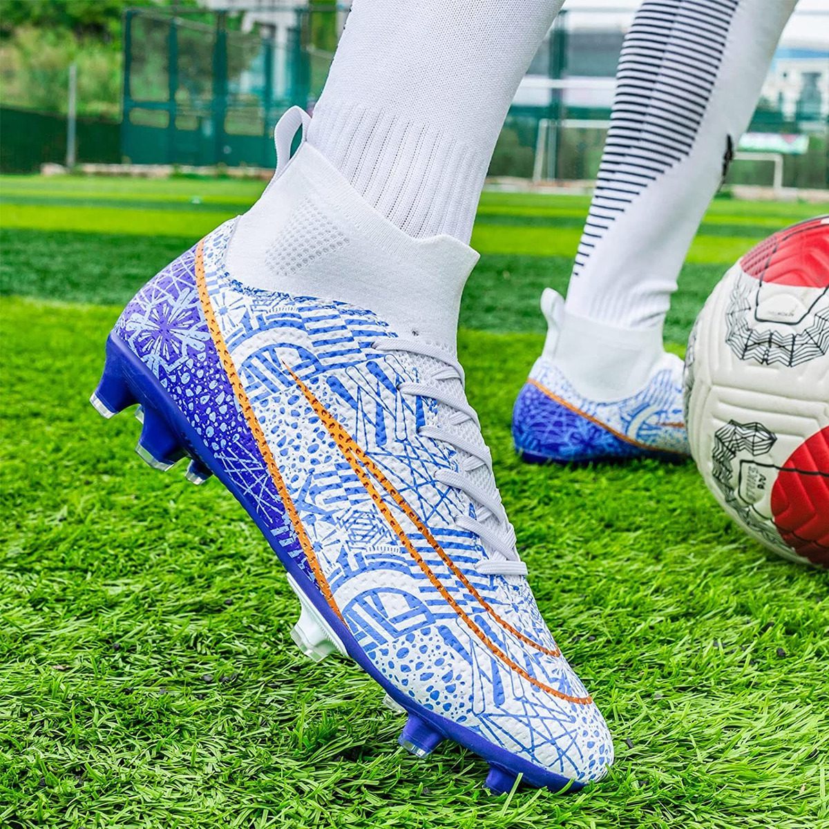 What Size Soccer Cleats Should I Get? (FULL GUIDE)