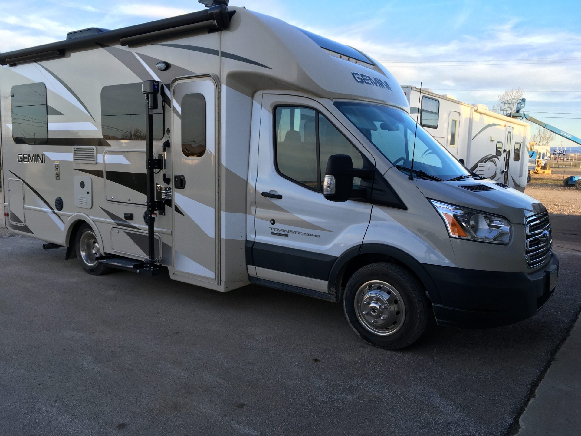 Mobility Lifts Progress RV