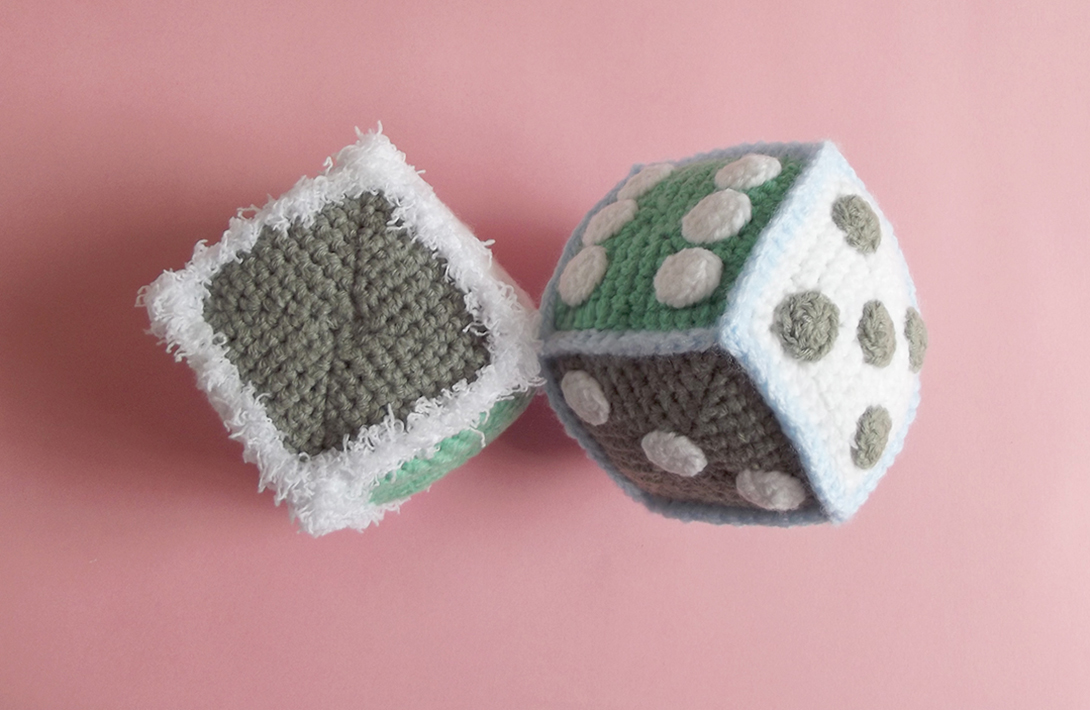 AMIGURUMI DICE CUBES FREE CROCHET PATTERN
