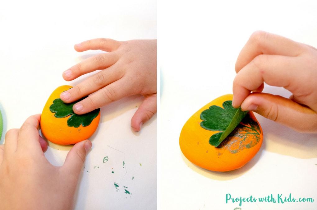 Easy Leaf Printing on Rocks Autumn Craft Projects with Kids