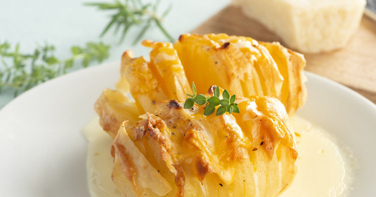 Patatas gratinadas con queso parmesano Patatas gratinadas con queso parmesano