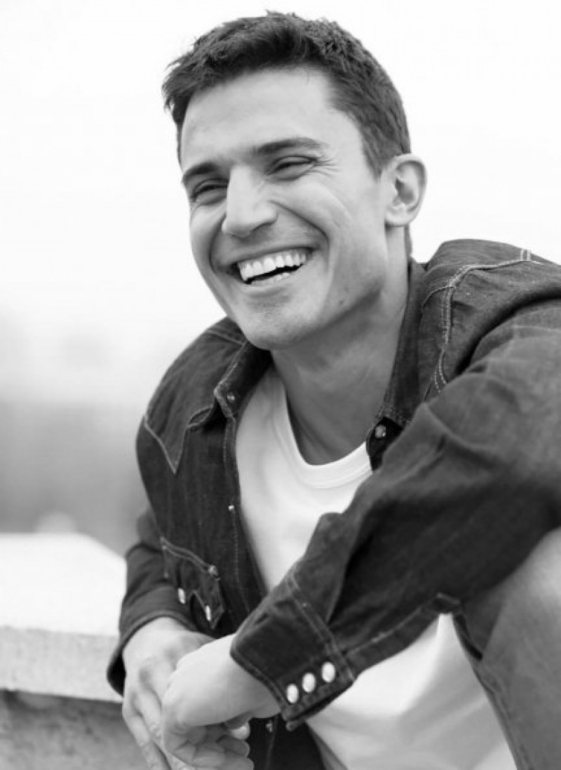 Álex González, así es la parte más sensible del actor de ‘Vivir sin