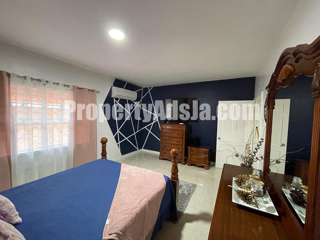 Apartment For Rent in Leas Flat Red Hills, Kingston / St. Andrew