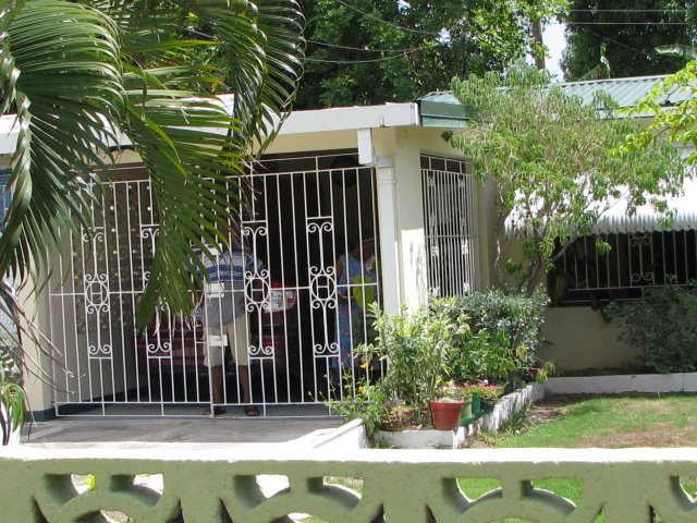 House For Sale in Pembroke Hall, Kingston / St. Andrew Jamaica