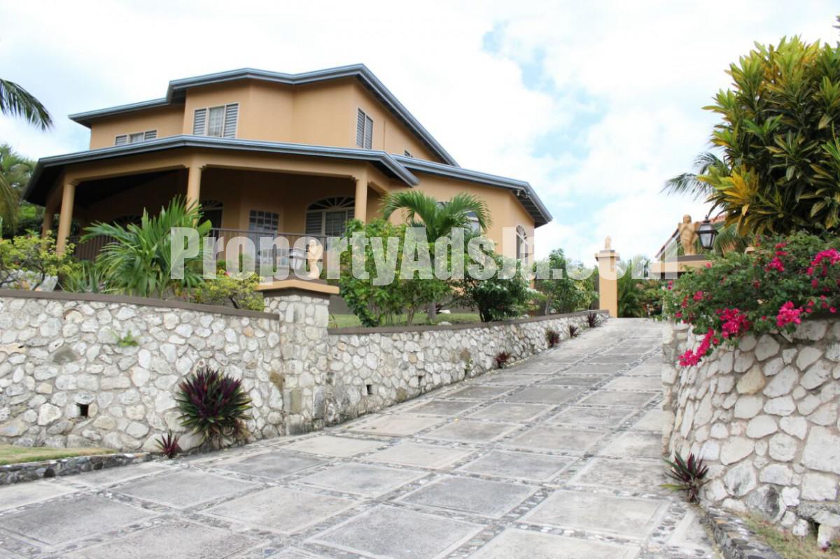 House For Sale in Vista del mar, St. Ann Jamaica