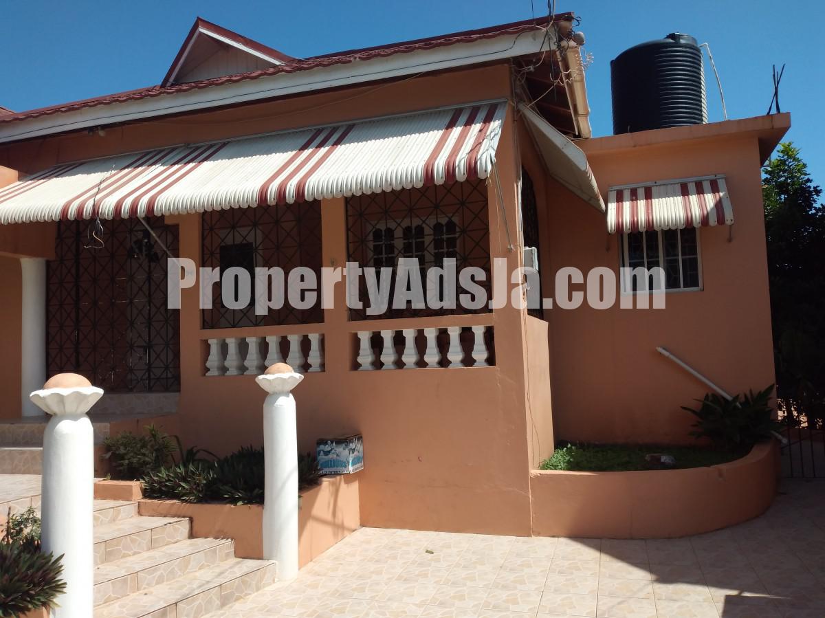 House For Sale in Old Harbour Glades, St. Catherine Jamaica