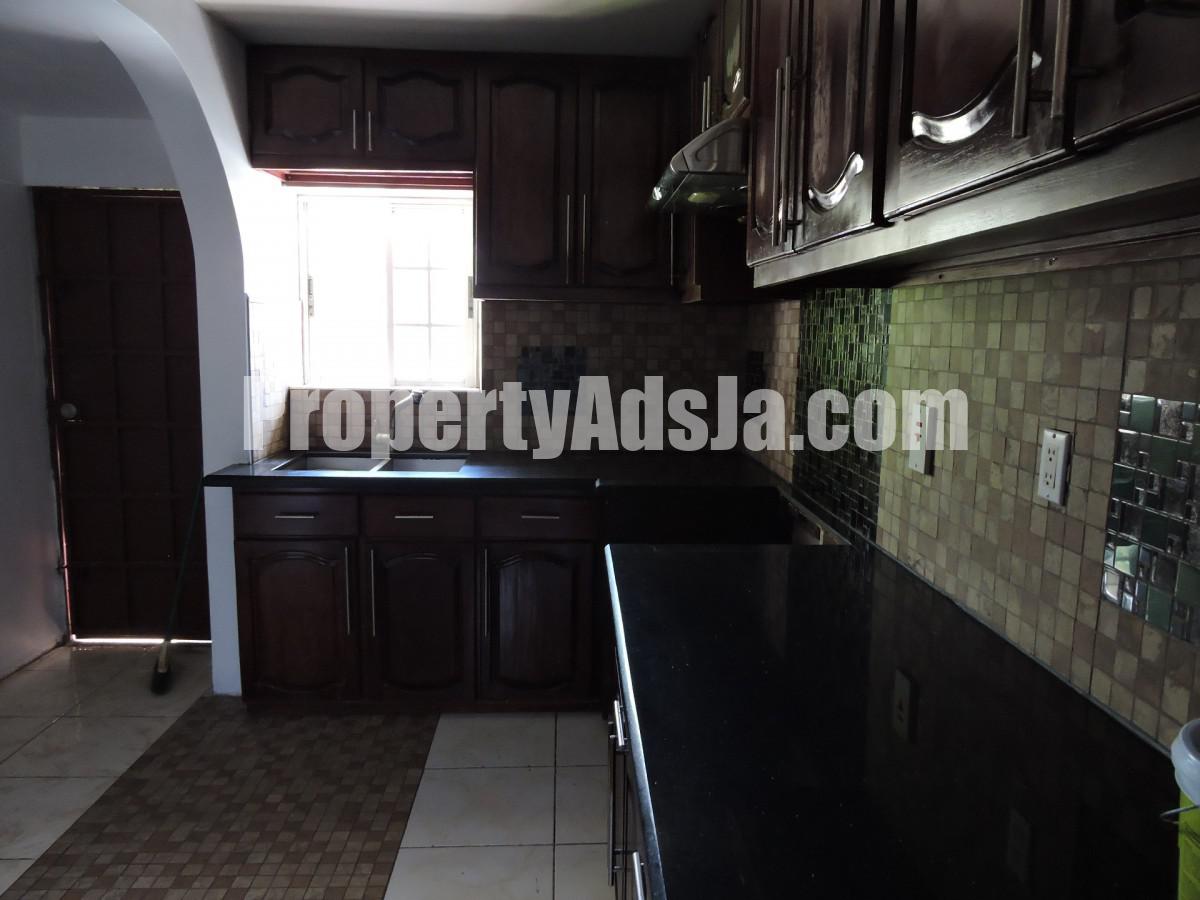 House For Rent in Molynes GardensTamarind Grove, Kingston / St. Andrew