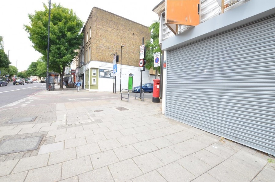 Holloway Road, London, A1 High Street