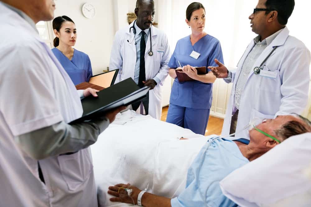 Your Options for Shadowing a Doctor InPerson vs. Virtual Shadowing