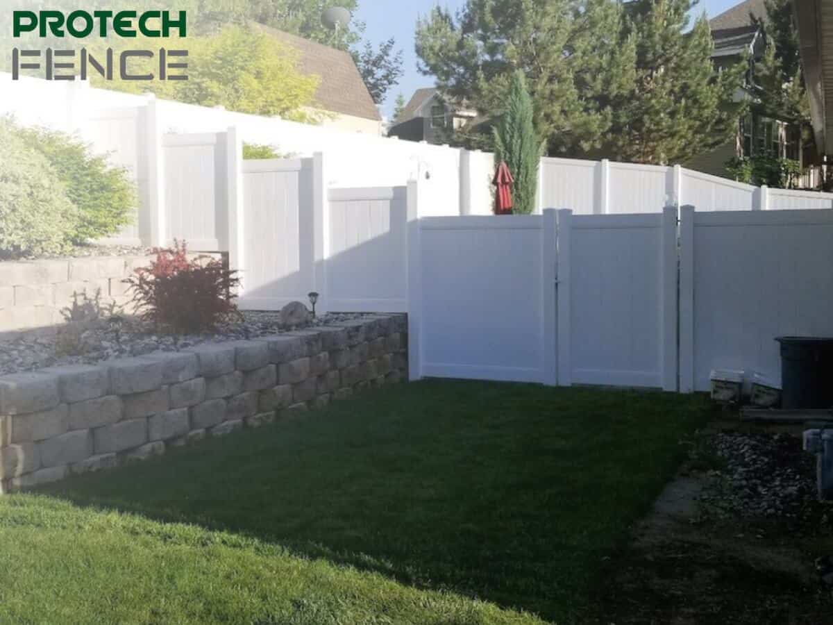 White Vinyl Fence Cost Per Foot
