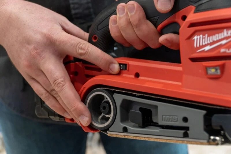 Milwaukee M18 Fuel Cordless Belt Sander 2832 Pro Tool Reviews