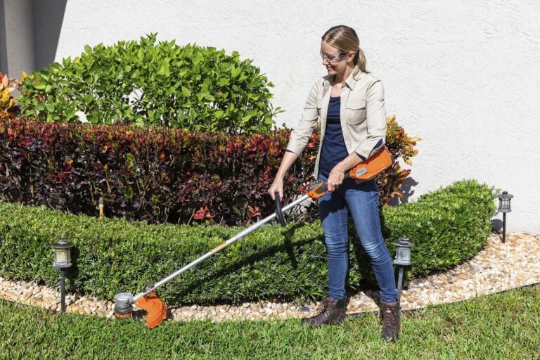 Husqvarna 40V BatteryPowered Weed Eater 320iL PTR