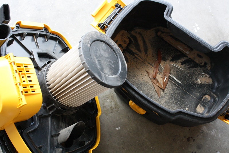 DeWalt DC500 2 Gallon Cordless/Corded Vacuum Review