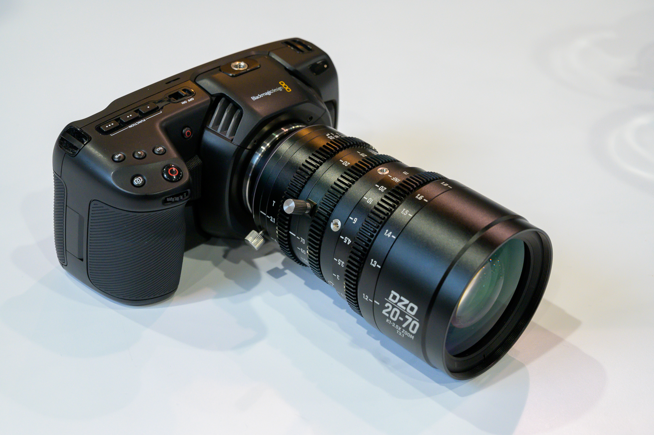 Cinematoraphy - The DZO 20-70mm T3.1 MFT Cinema- Style Zoom Lens | Điện