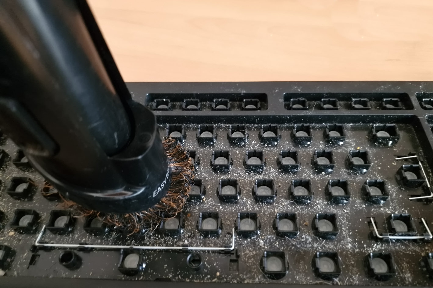 An easy guide to clean your computer keyboard by Jose Antunes