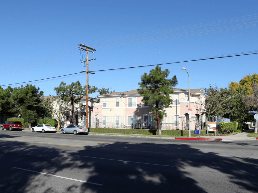 Ashwood Court Apartments Housing Partnership in Los Angeles, 19201
