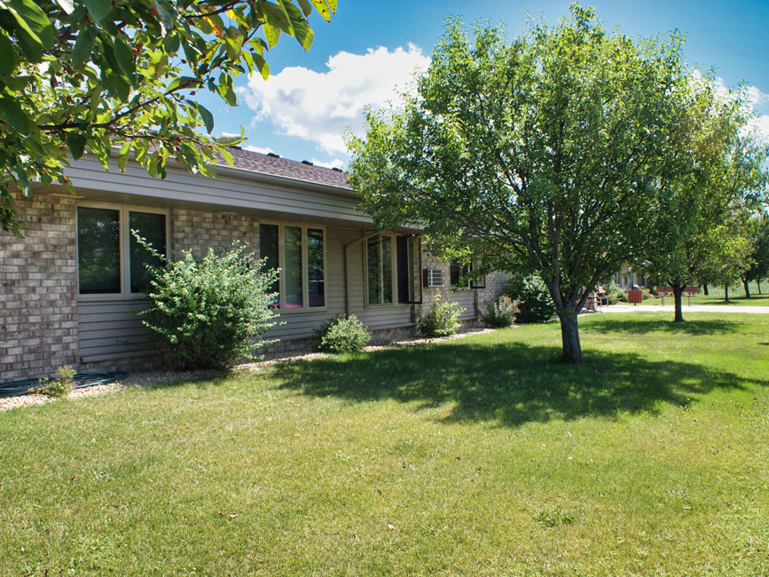 Annandale, MN Low Housing