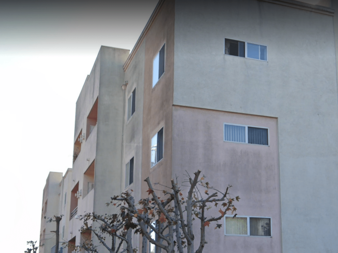 Figueroa Oaks Affordable/ Public Housing Low Apartments in Los
