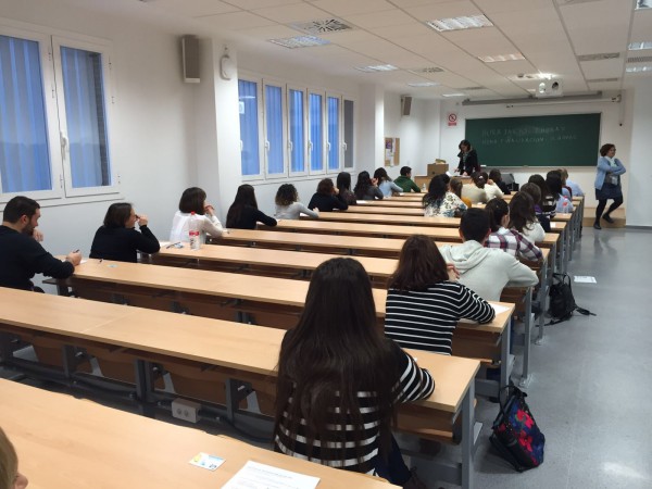 Más de 3.800 personas se examinan para 1.481 plazas fijas de enfermería
