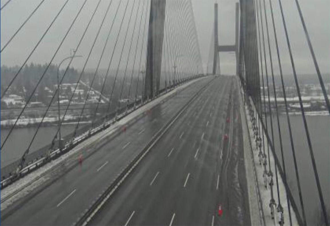 UPDATE Alex Fraser Bridge closes due to winter conditions, possible