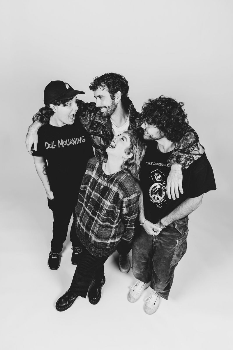 ニューヨーク発! 男女混合エモ・カルテット"CARPOOL"、最新シングル「Can't We Just Get High?」のミュージック