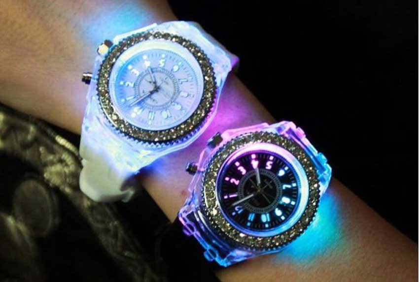 LED Flash Luminous Wrist Watch Personality trends Purob