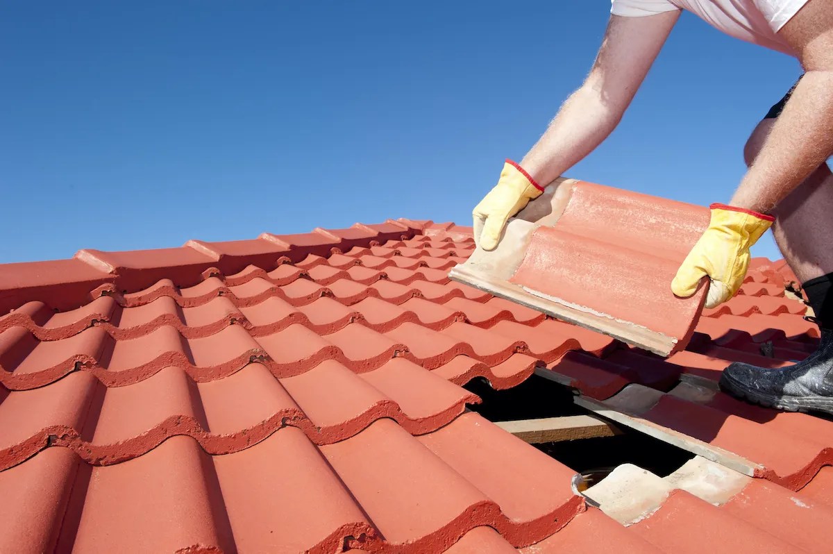 Roof Leaks? Here is a guide to help you mitigate the problem.