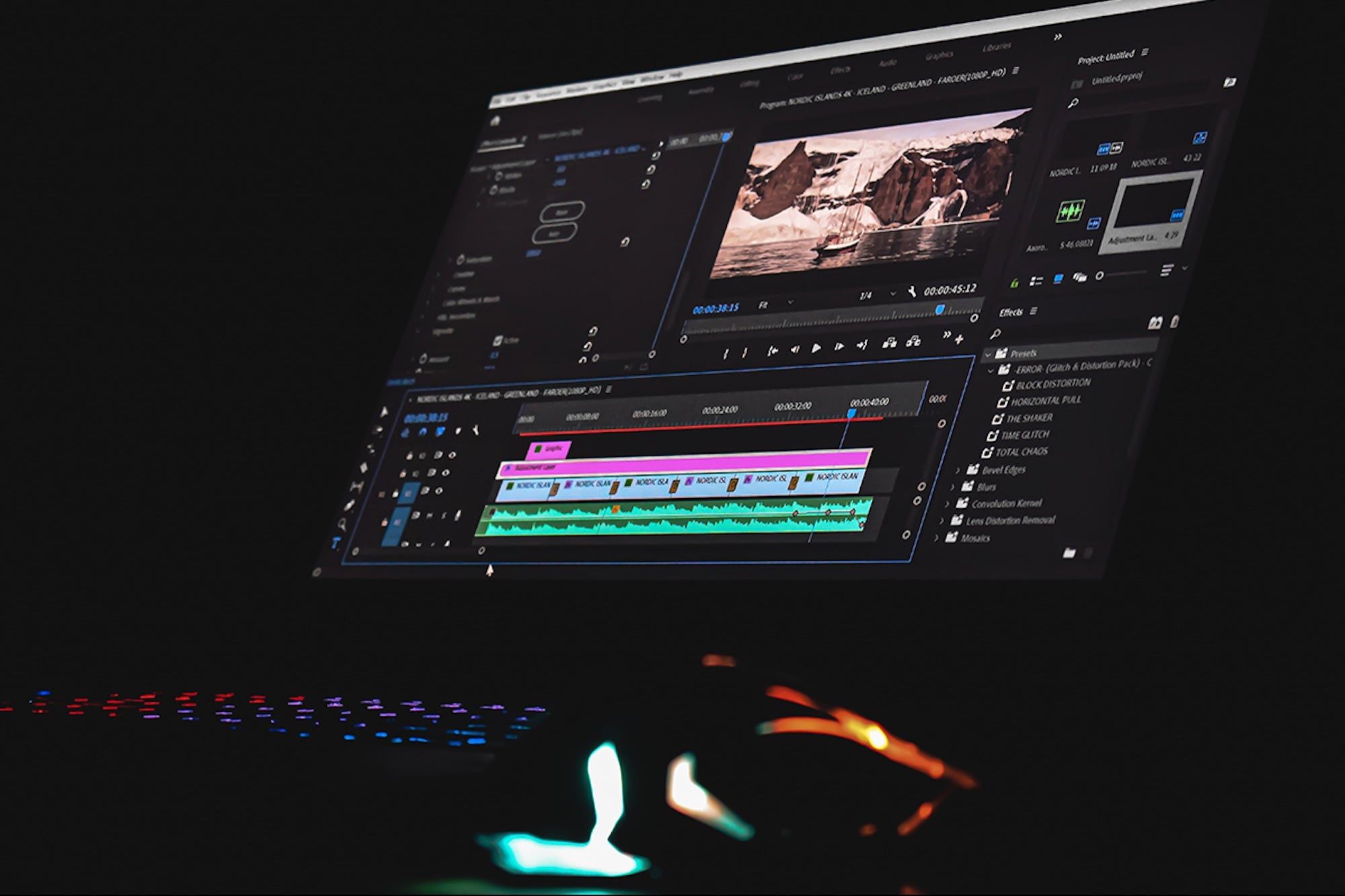 Get Started as a Graphic Design Expert Online With a 40 Course Bundle