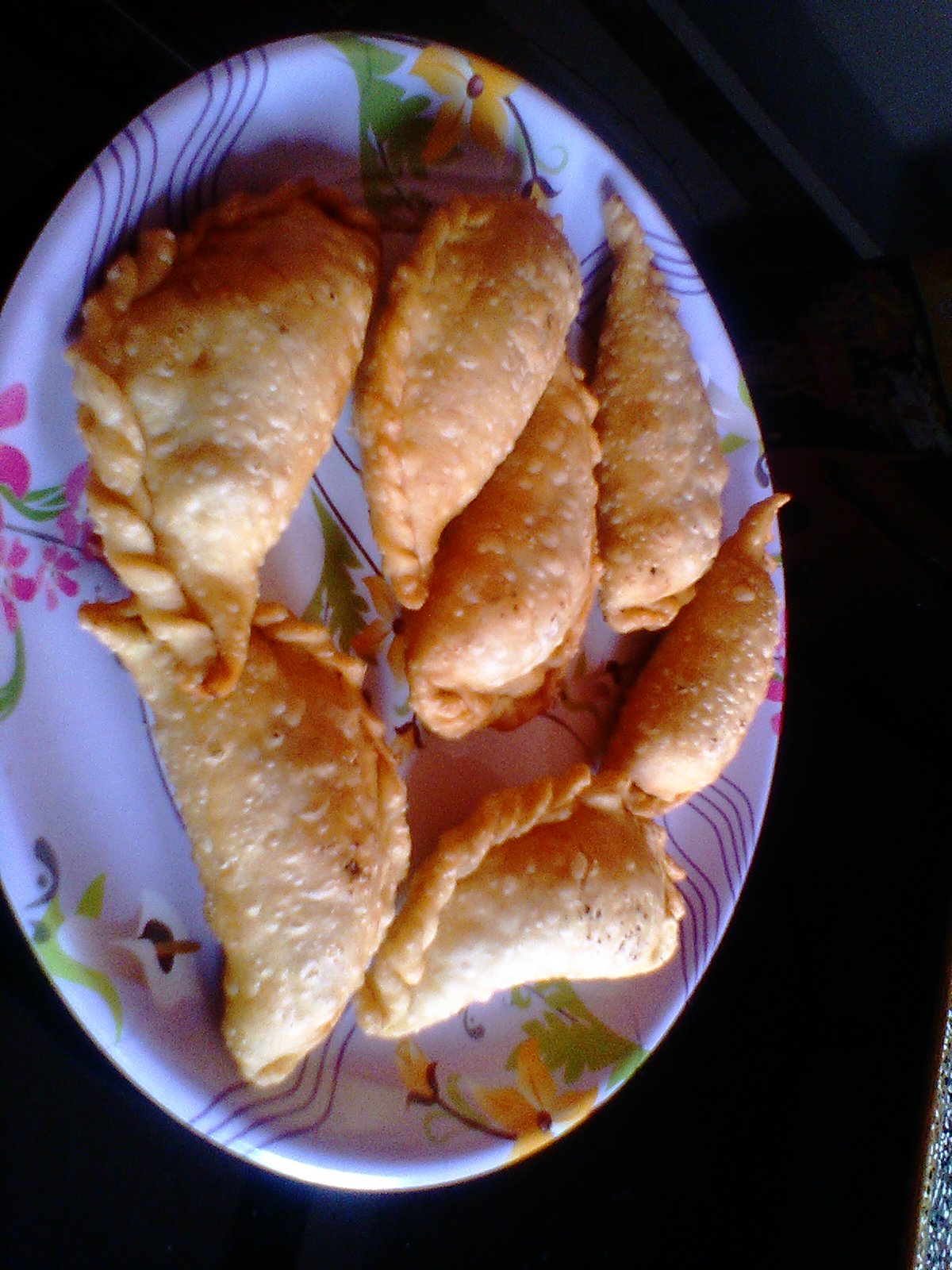 गुझिया बनाने की विधि indian recipes , मित्रों आजकल होली की तैयारी ज़ोरो