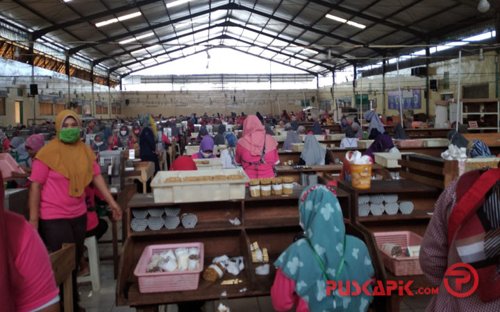 Tarif Cukai Bakal Naik Buruh Pabrik Rokok Di Kabupaten Tegal Resah Puskapik Com