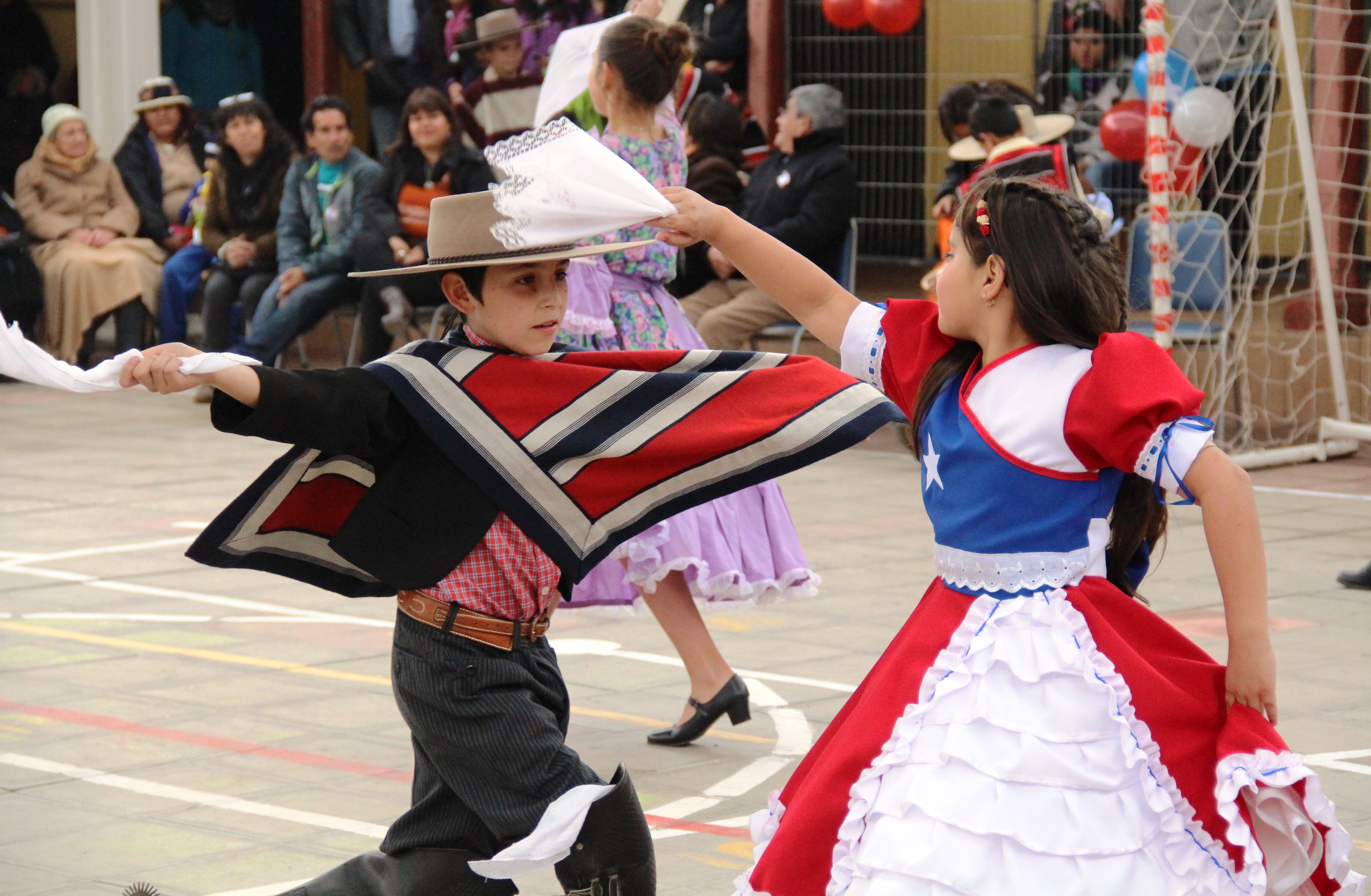 Más de 150 niñas y niños dieron éxito a la Muestra Comunal de Cueca