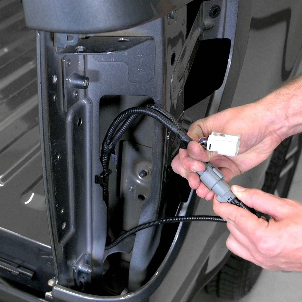 Putco Blade LED Tailgate Light Bar & PlugNPlay Connect