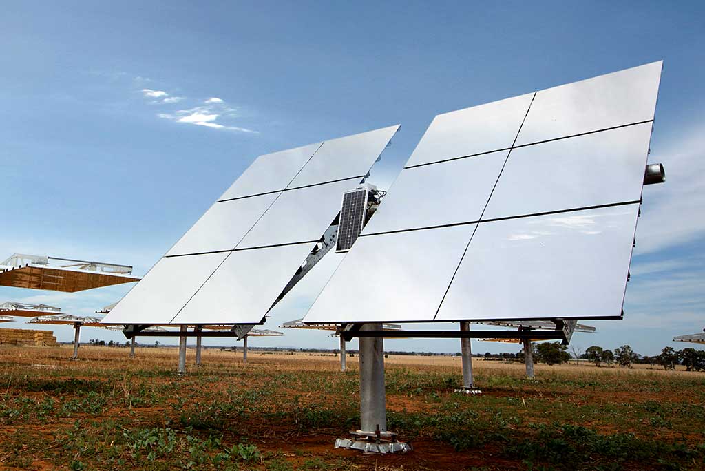 Australian massive solar+storage project combines suntracking mirrors