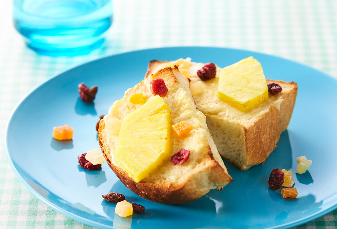 BÁNH MÌ NƯỚNG DỨA PHÔ MAI QBB