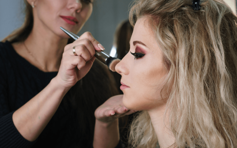 Why Are Online Makeup Schools Better Than Physical Makeup Schools? [VIDEO] QC Makeup Academy